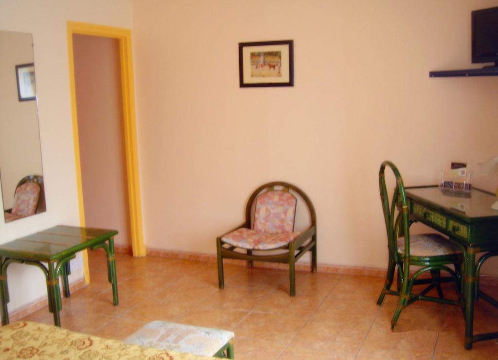 Motel Des Bruyeres Lamotte-Beuvron Quarto foto